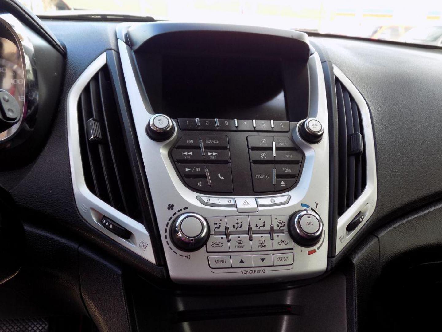 2014 WHITE GMC TERRAIN SLE (2GKALMEK9E6) with an 2.4L engine, Automatic transmission, located at 830 E. Canino Rd., Houston, TX, 77037, (281) 405-0440, 38.358219, -81.729942 - Photo#14
