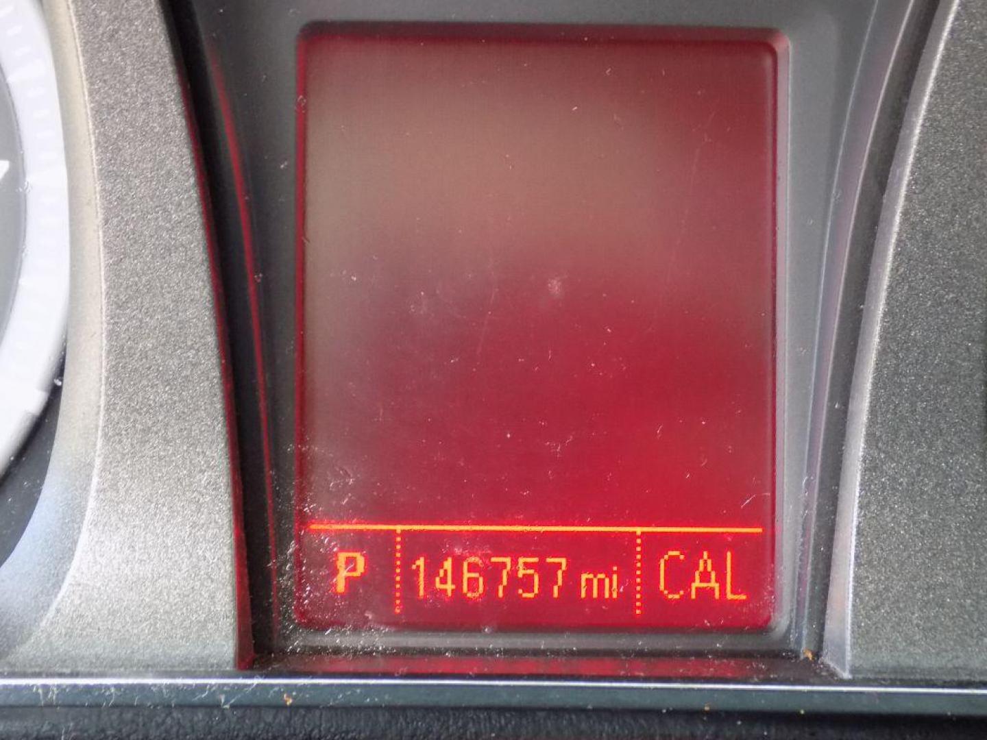 2014 WHITE GMC TERRAIN SLE (2GKALMEK9E6) with an 2.4L engine, Automatic transmission, located at 830 E. Canino Rd., Houston, TX, 77037, (281) 405-0440, 38.358219, -81.729942 - Photo#27