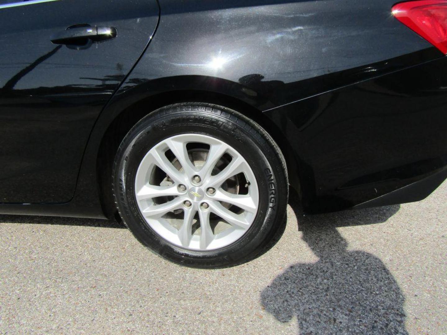 2017 BLACK CHEVROLET MALIBU LS (1G1ZB5ST5HF) with an 1.5L engine, Automatic transmission, located at 830 E. Canino Rd., Houston, TX, 77037, (281) 405-0440, 38.358219, -81.729942 - Photo#14