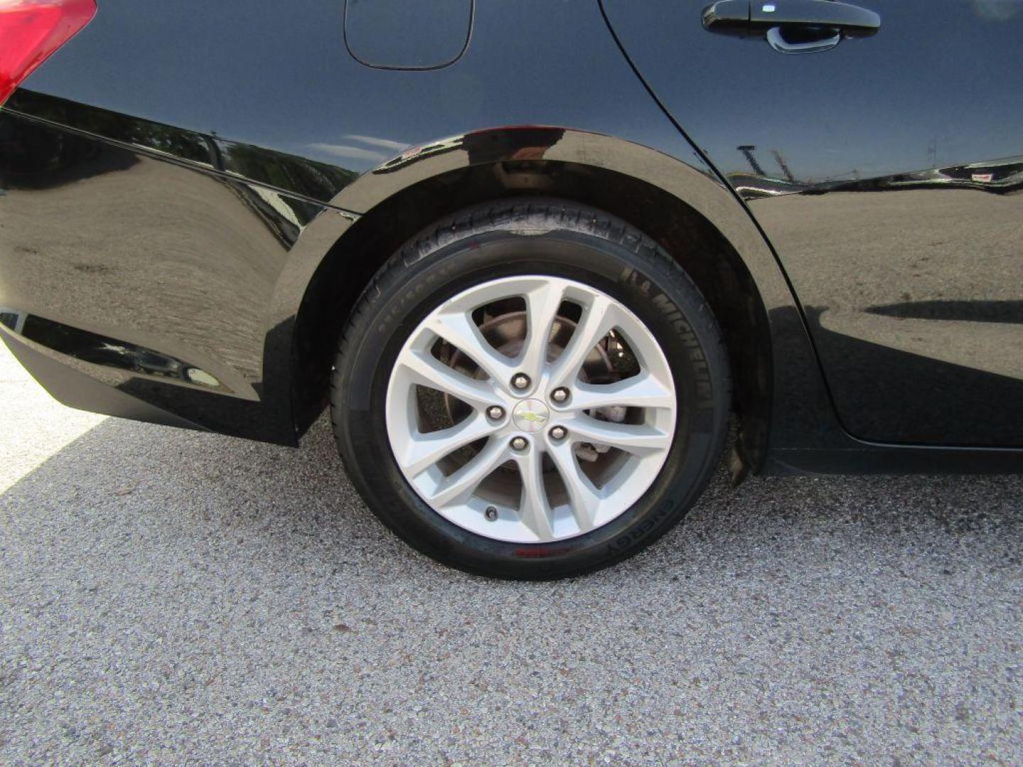2017 BLACK CHEVROLET MALIBU LS (1G1ZB5ST5HF) with an 1.5L engine, Automatic transmission, located at 830 E. Canino Rd., Houston, TX, 77037, (281) 405-0440, 38.358219, -81.729942 - Photo#15