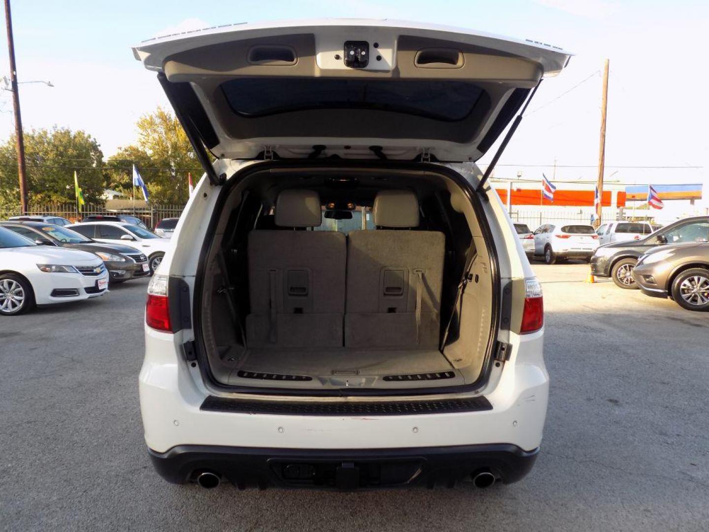 2012 WHITE DODGE DURANGO CREW (1C4SDHDT6CC) with an 5.7L engine, Automatic transmission, located at 830 E. Canino Rd., Houston, TX, 77037, (281) 405-0440, 38.358219, -81.729942 - Photo#14