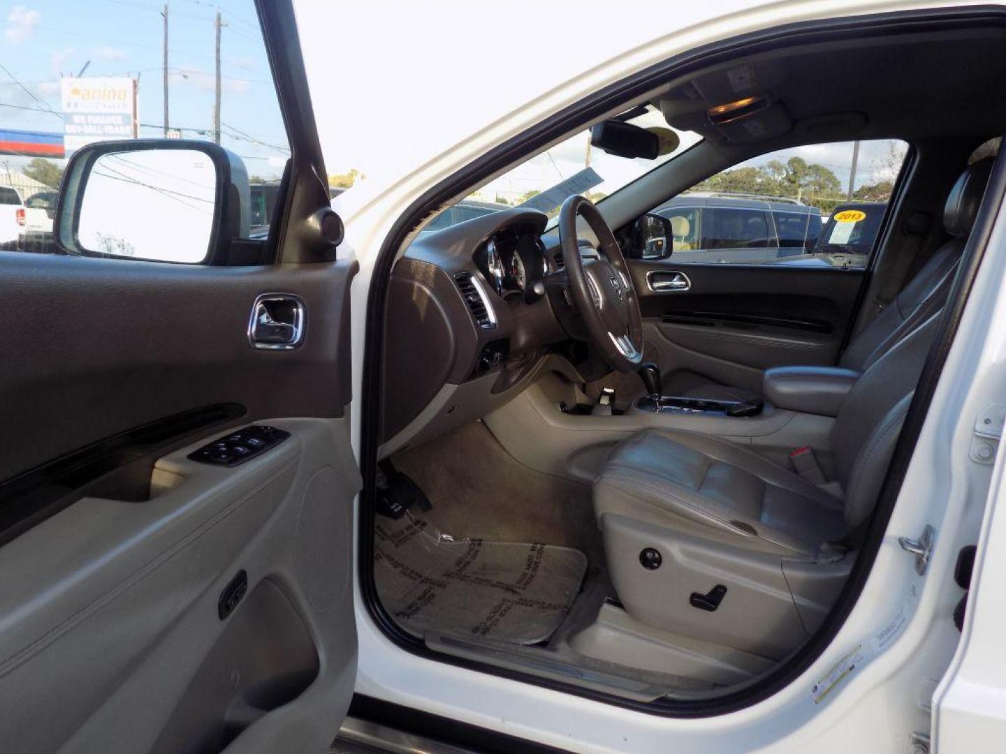 2012 WHITE DODGE DURANGO CREW (1C4SDHDT6CC) with an 5.7L engine, Automatic transmission, located at 830 E. Canino Rd., Houston, TX, 77037, (281) 405-0440, 38.358219, -81.729942 - Photo#18