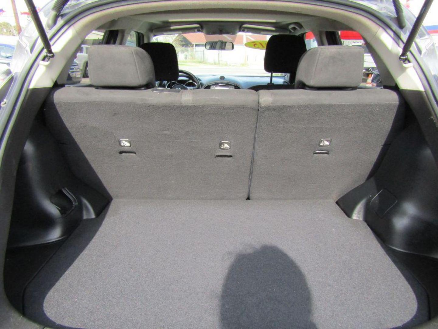 2015 GRAY NISSAN JUKE S (JN8AF5MR6FT) with an 1.6L engine, Continuously Variable transmission, located at 830 E. Canino Rd., Houston, TX, 77037, (281) 405-0440, 38.358219, -81.729942 - Photo#10
