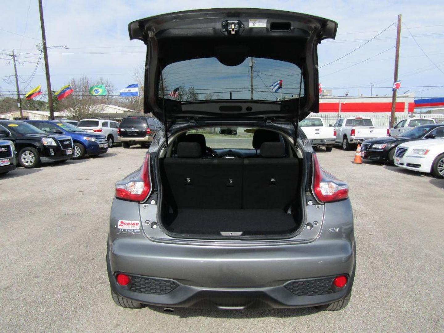 2015 GRAY NISSAN JUKE S (JN8AF5MR6FT) with an 1.6L engine, Continuously Variable transmission, located at 830 E. Canino Rd., Houston, TX, 77037, (281) 405-0440, 38.358219, -81.729942 - Photo#8