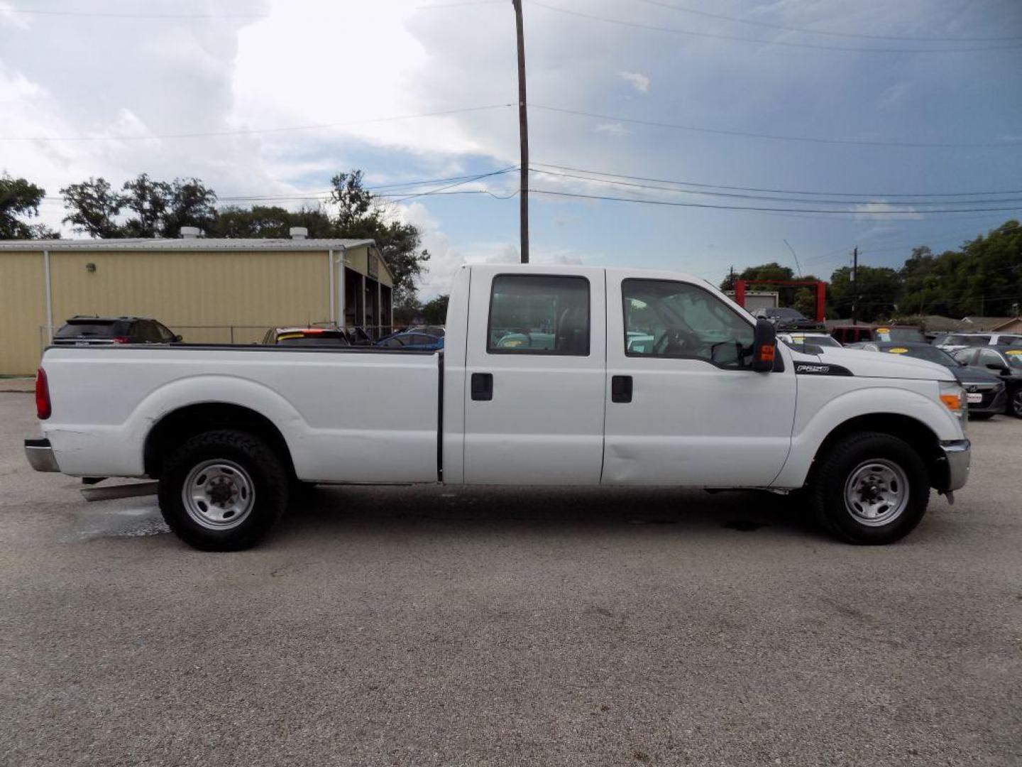2012 WHITE FORD F250 SUPER DUTY (1FT7W2A69CE) with an 6.2L engine, Automatic transmission, located at 830 E. Canino Rd., Houston, TX, 77037, (281) 405-0440, 38.358219, -81.729942 - Photo#1