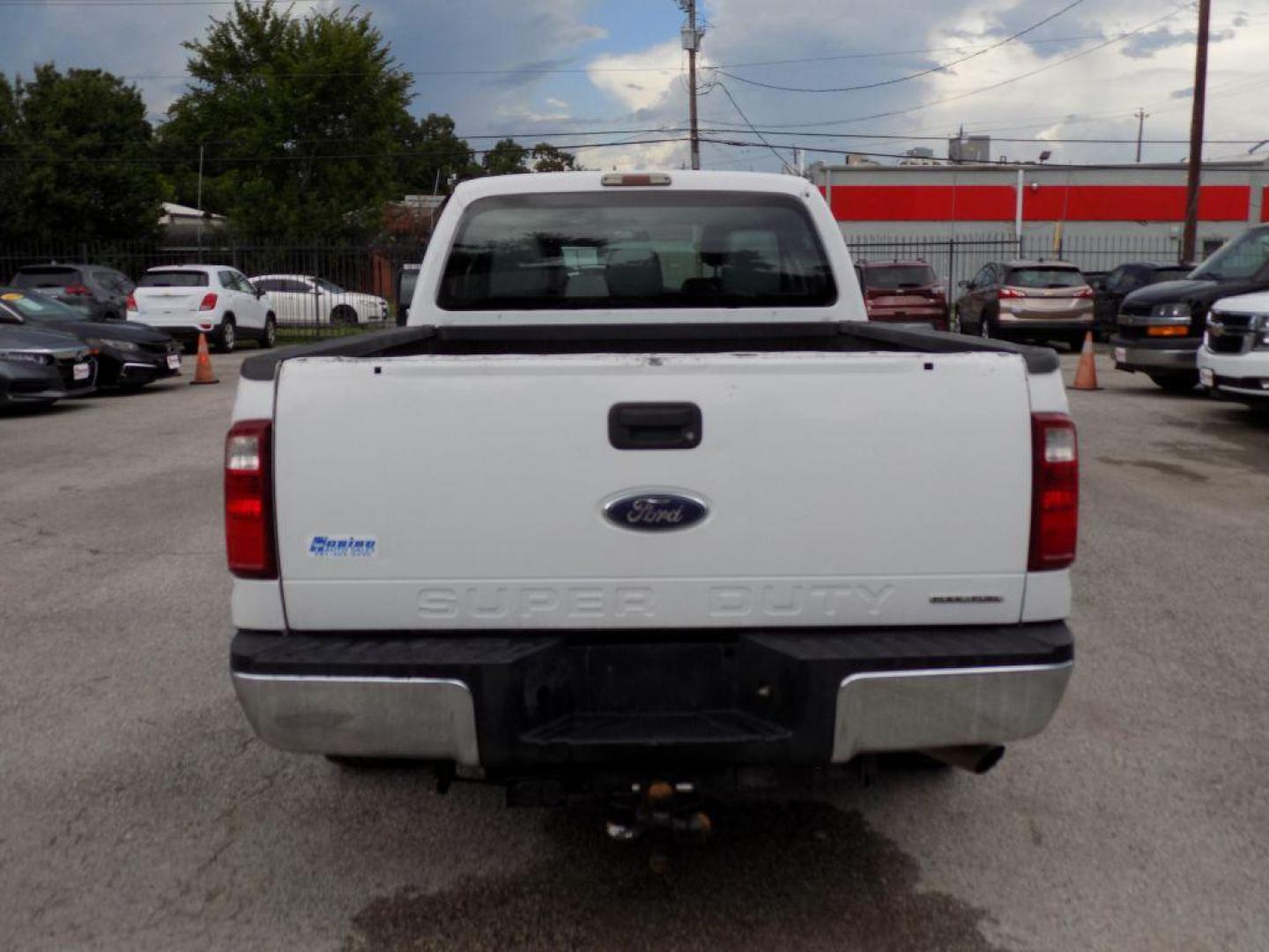 2012 WHITE FORD F250 SUPER DUTY (1FT7W2A69CE) with an 6.2L engine, Automatic transmission, located at 830 E. Canino Rd., Houston, TX, 77037, (281) 405-0440, 38.358219, -81.729942 - Photo#3