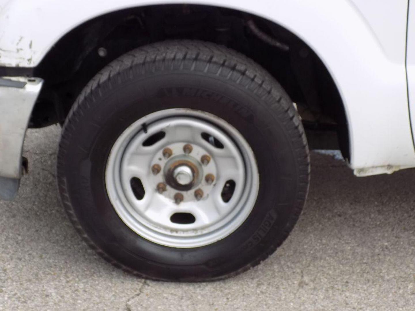 2012 WHITE FORD F250 SUPER DUTY (1FT7W2A69CE) with an 6.2L engine, Automatic transmission, located at 830 E. Canino Rd., Houston, TX, 77037, (281) 405-0440, 38.358219, -81.729942 - Photo#10