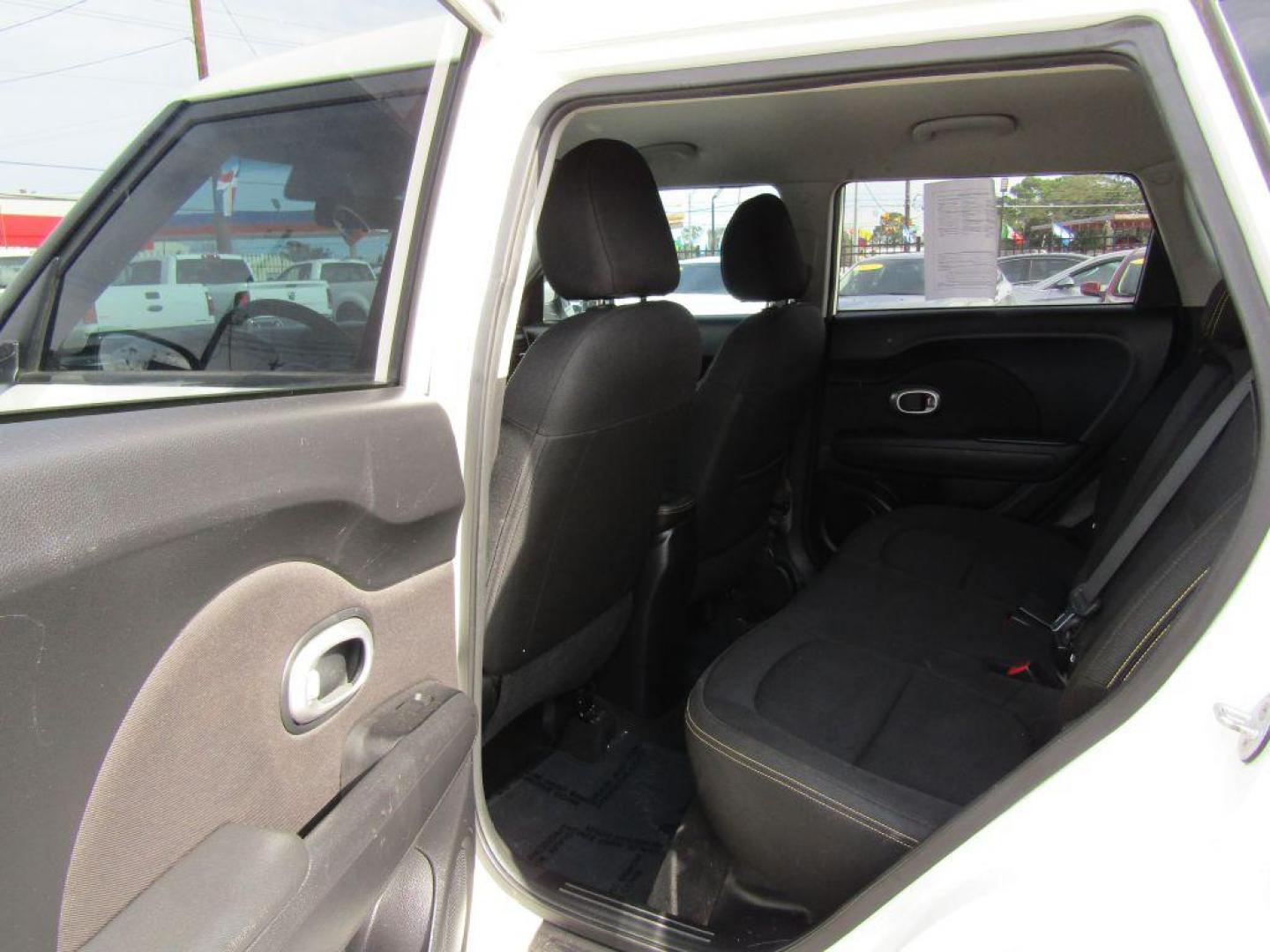 2016 WHITE KIA SOUL + (KNDJP3A52G7) with an 2.0L engine, Automatic transmission, located at 830 E. Canino Rd., Houston, TX, 77037, (281) 405-0440, 38.358219, -81.729942 - $1,700 DOWN + TT and L IN HOUSE FINANCING AVAILABLE FINANCIAMIENTO EN CASA DISPONIBLE CALL OR COME IN TODAY 281 405 0440 CANINO AUTO SALES, LLC - Photo#7