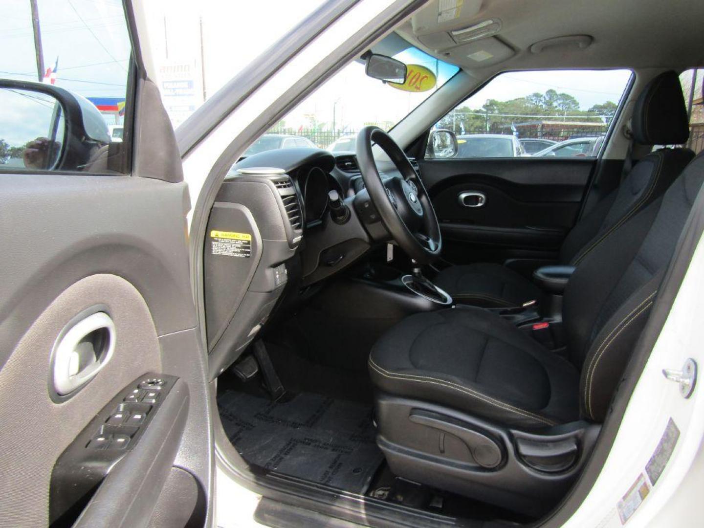 2016 WHITE KIA SOUL + (KNDJP3A52G7) with an 2.0L engine, Automatic transmission, located at 830 E. Canino Rd., Houston, TX, 77037, (281) 405-0440, 38.358219, -81.729942 - $1,700 DOWN + TT and L IN HOUSE FINANCING AVAILABLE FINANCIAMIENTO EN CASA DISPONIBLE CALL OR COME IN TODAY 281 405 0440 CANINO AUTO SALES, LLC - Photo#15