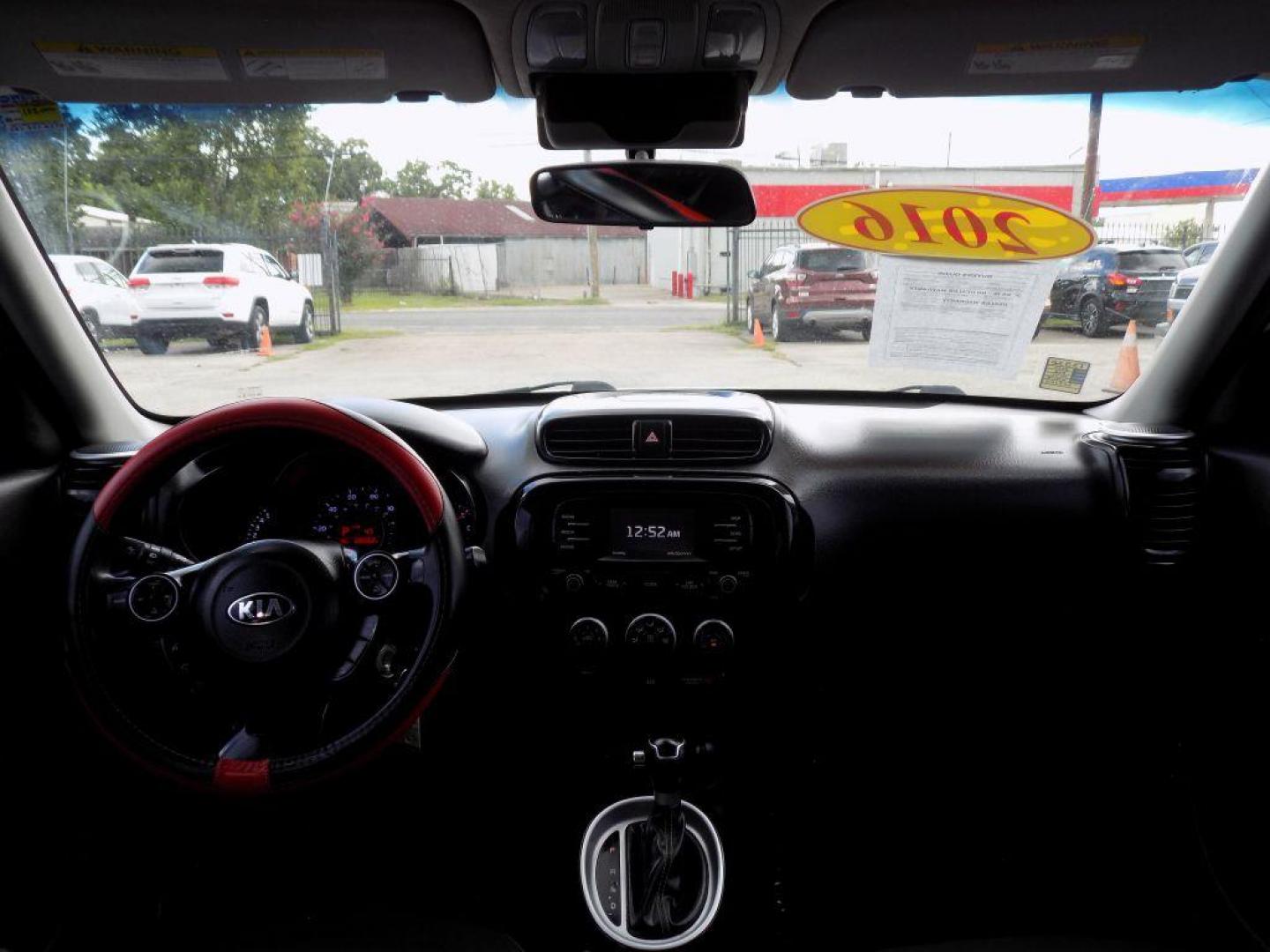 2016 WHITE KIA SOUL + (KNDJP3A52G7) with an 2.0L engine, Automatic transmission, located at 830 E. Canino Rd., Houston, TX, 77037, (281) 405-0440, 38.358219, -81.729942 - $1,700 DOWN + TT and L IN HOUSE FINANCING AVAILABLE FINANCIAMIENTO EN CASA DISPONIBLE CALL OR COME IN TODAY 281 405 0440 CANINO AUTO SALES, LLC - Photo#13