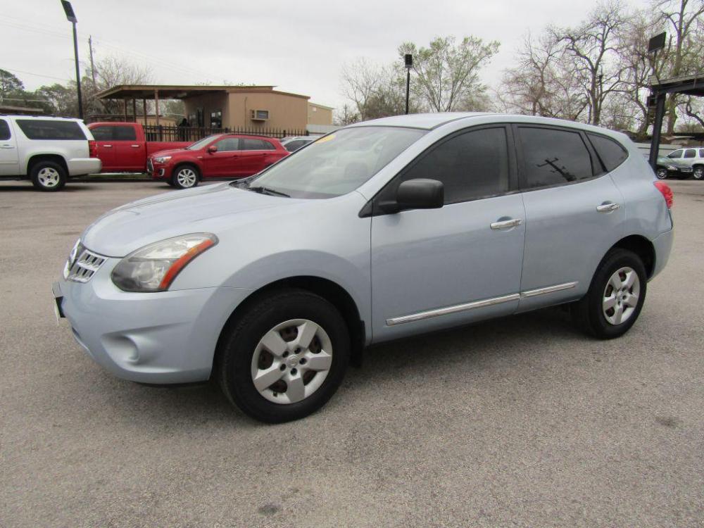 2014 GRAY NISSAN ROGUE SELECT S (JN8AS5MT1EW) with an 2.5L engine, Continuously Variable transmission, located at 830 E. Canino Rd., Houston, TX, 77037, (281) 405-0440, 38.358219, -81.729942 - Photo #5