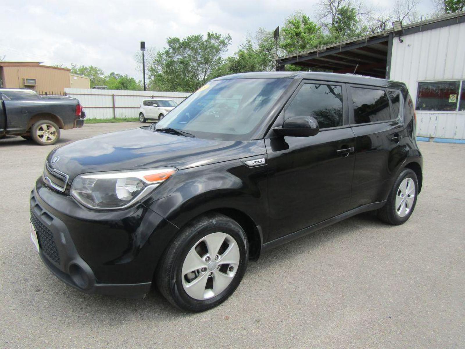 2015 BLACK KIA SOUL + (KNDJP3A58F7) with an 2.0L engine, Automatic transmission, located at 830 E. Canino Rd., Houston, TX, 77037, (281) 405-0440, 38.358219, -81.729942 - $1,500 DOWN + TT and L IN HOUSE FINANCING AVAILABLE FINANCIAMIENTO EN CASA DISPONIBLE CALL OR COME IN TODAY 281 405 0440 CANINO AUTO SALES, LLC - Photo #5