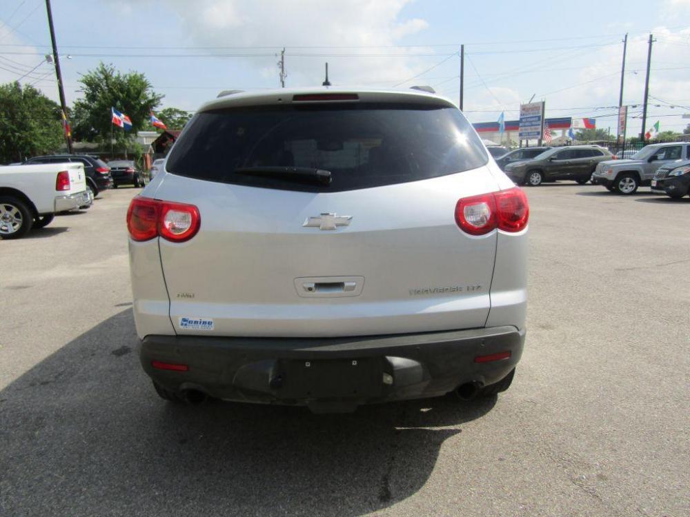 2012 SILVER CHEVROLET TRAVERSE LTZ (1GNKVLED0CJ) with an 3.6L engine, Automatic transmission, located at 830 E. Canino Rd., Houston, TX, 77037, (281) 405-0440, 38.358219, -81.729942 - $1600+ TT and L IN HOUSE FINANCING AVAILABLE FINANCIAMIENTO EN CASA DISPONIBLE CALL OR COME IN TODAY 281 405 0440 CANINO AUTO SALES, LLC - Photo #3