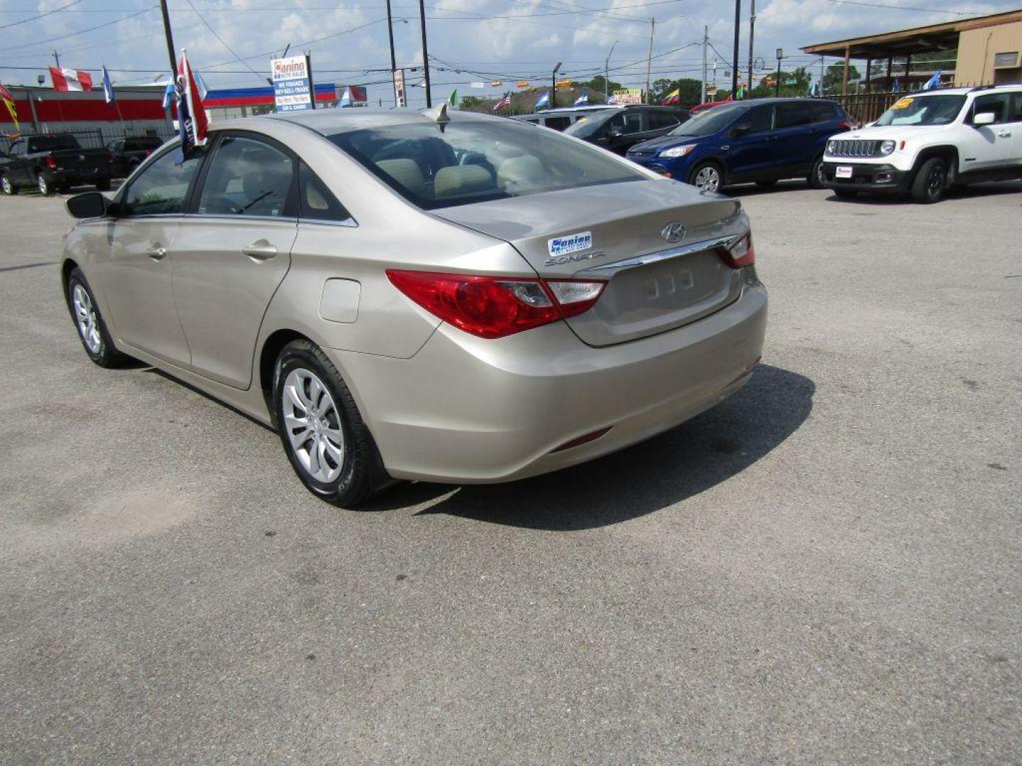 2011 GOLD HYUNDAI SONATA GLS (5NPEB4AC7BH) with an 2.4L engine, Automatic transmission, located at 830 E. Canino Rd., Houston, TX, 77037, (281) 405-0440, 38.358219, -81.729942 - $1,500 DOWN + TT and L IN HOUSE FINANCING AVAILABLE FINANCIAMIENTO EN CASA DISPONIBLE CALL OR COME IN TODAY 281 405 0440 CANINO AUTO SALES, LLC - Photo#2
