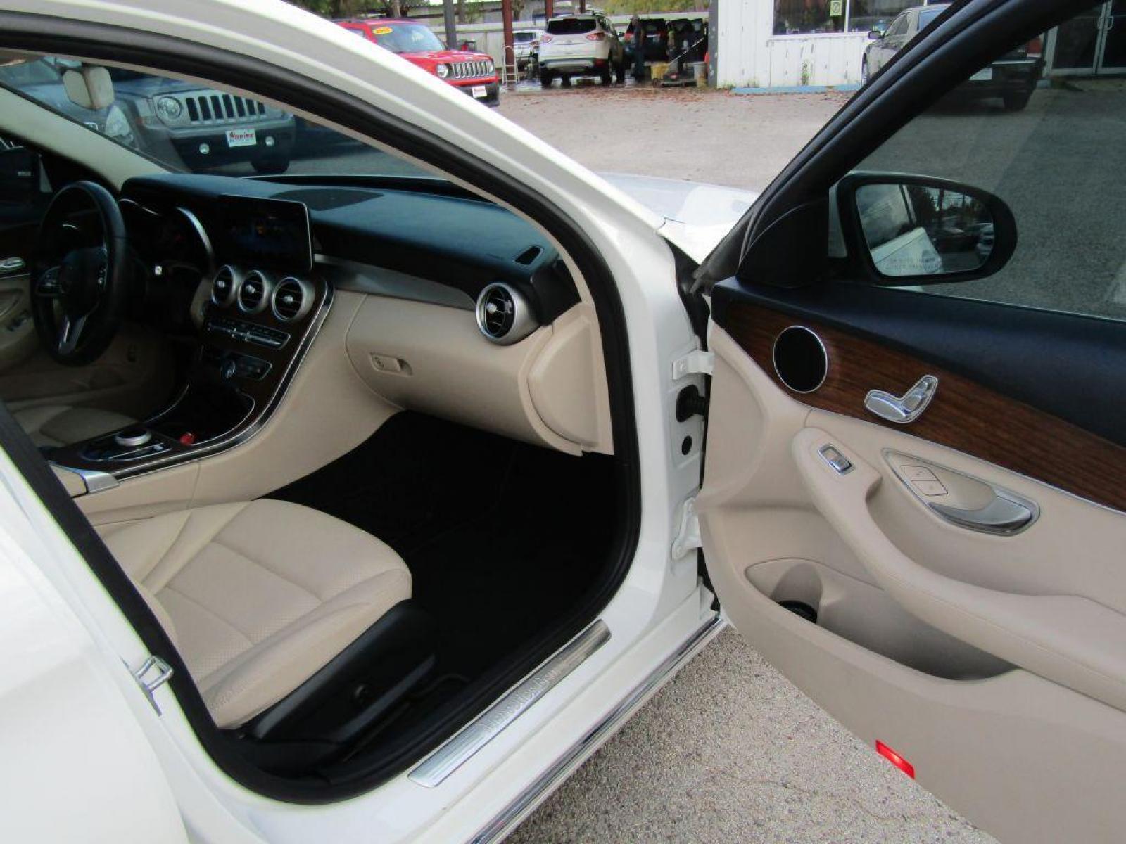 2019 WHITE MERCEDES-BENZ C-CLASS C300 (55SWF8DBXKU) with an 2.0L engine, Automatic transmission, located at 830 E. Canino Rd., Houston, TX, 77037, (281) 405-0440, 38.358219, -81.729942 - Photo #15