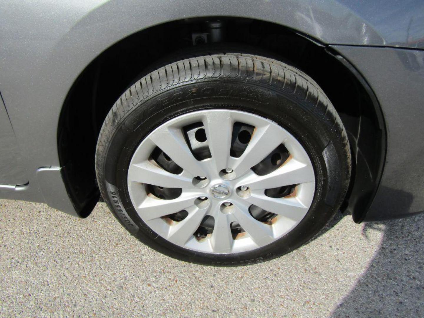 2015 GRAY NISSAN SENTRA S (3N1AB7AP5FY) with an 1.8L engine, Continuously Variable transmission, located at 830 E. Canino Rd., Houston, TX, 77037, (281) 405-0440, 38.358219, -81.729942 - Photo#18