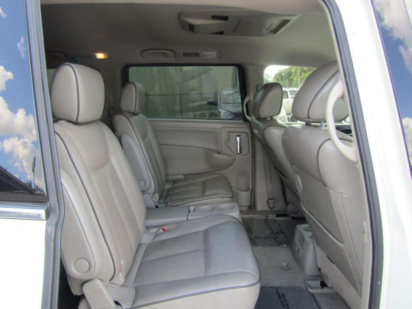 2014 WHITE NISSAN QUEST S (JN8AE2KP4E9) with an 3.5L engine, Continuously Variable transmission, located at 830 E. Canino Rd., Houston, TX, 77037, (281) 405-0440, 38.358219, -81.729942 - Photo#8