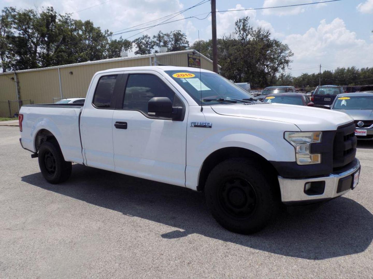 2015 WHITE FORD F150 SUPER CAB (1FTEX1CF8FK) with an 5.0L engine, Automatic transmission, located at 830 E. Canino Rd., Houston, TX, 77037, (281) 405-0440, 38.358219, -81.729942 - Photo#6