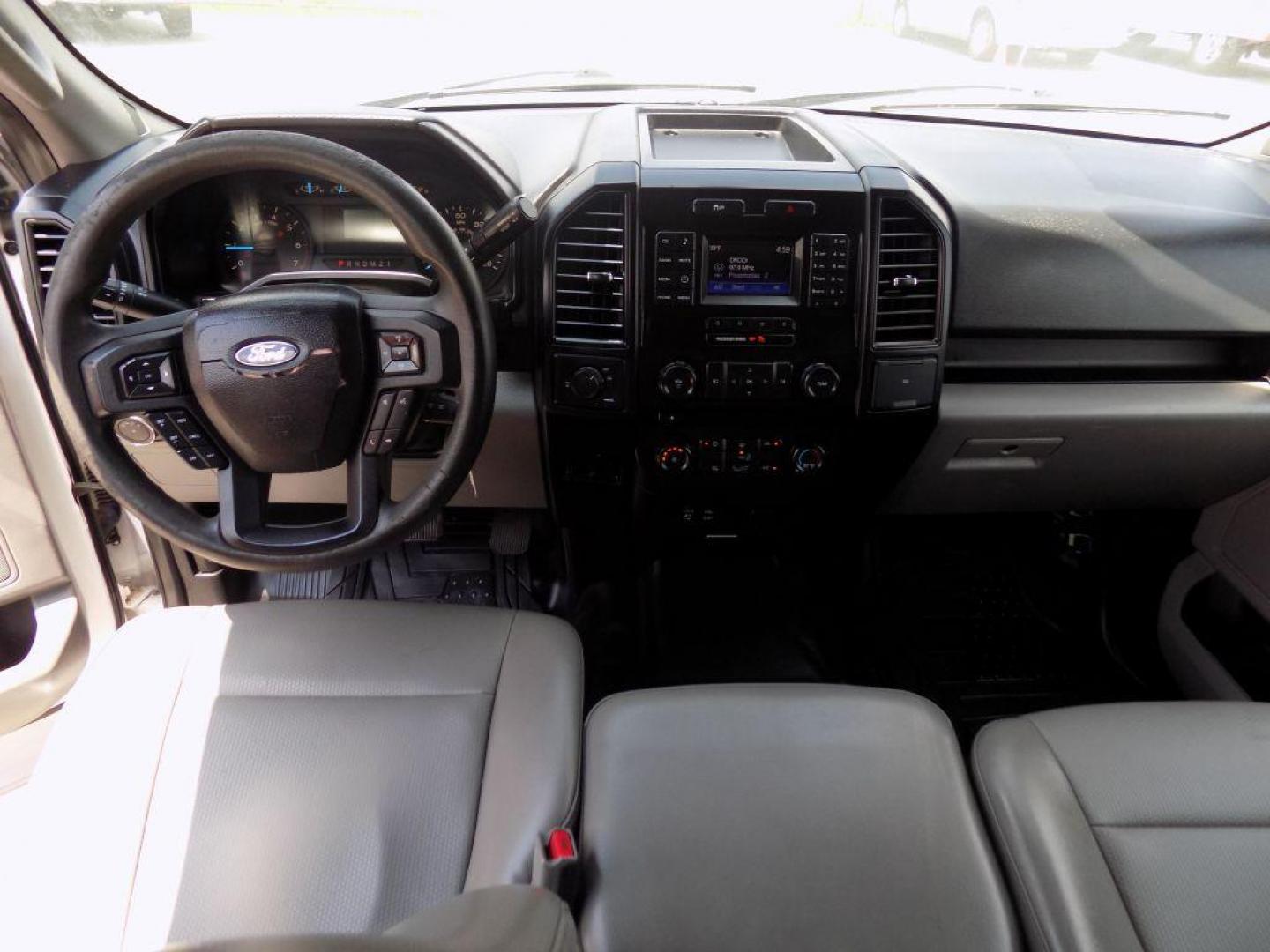 2015 WHITE FORD F150 SUPER CAB (1FTEX1CF8FK) with an 5.0L engine, Automatic transmission, located at 830 E. Canino Rd., Houston, TX, 77037, (281) 405-0440, 38.358219, -81.729942 - Photo#13