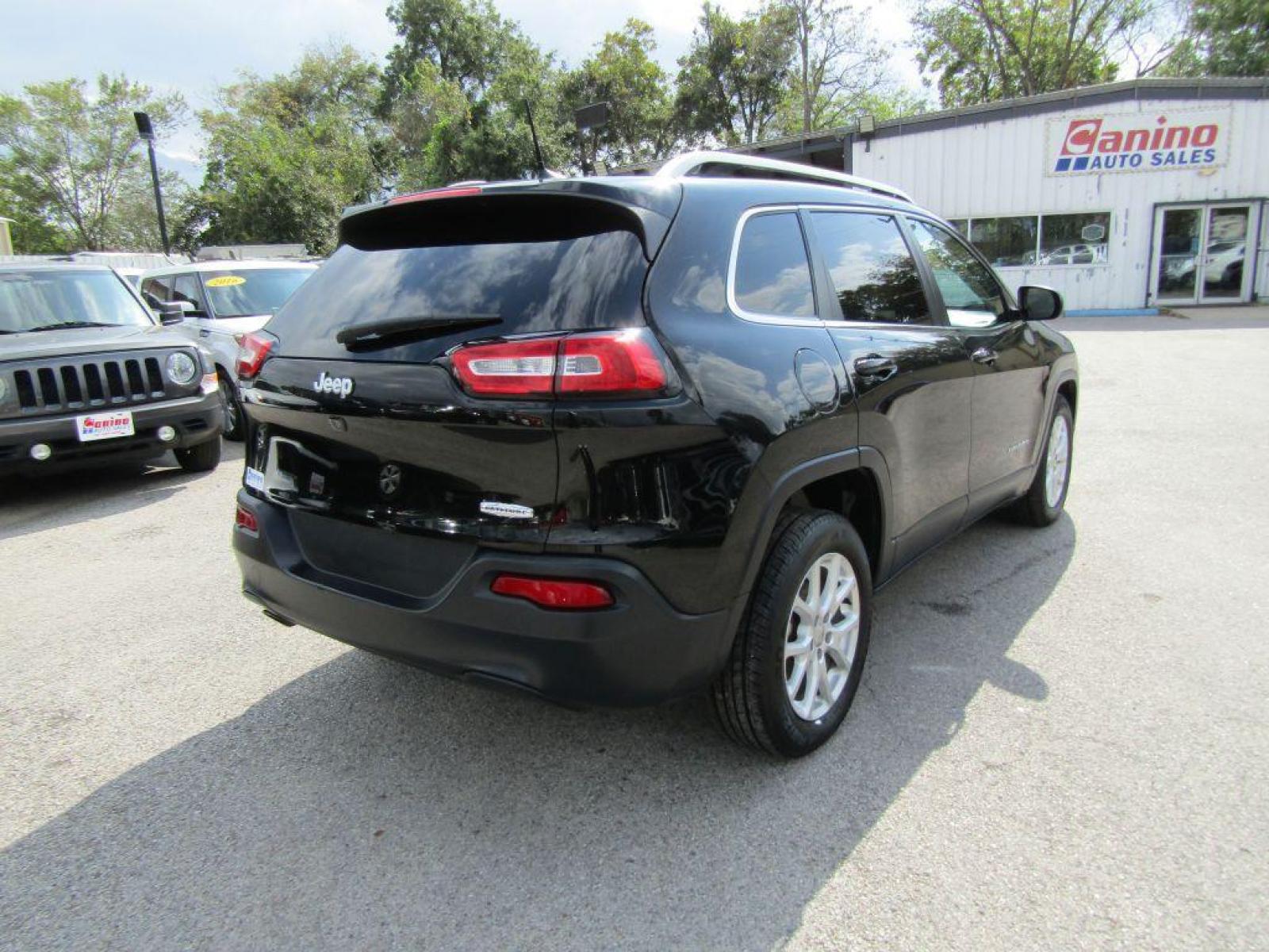 2017 BLACK JEEP CHEROKEE LATITUDE (1C4PJLCB8HW) with an 2.4L engine, Automatic transmission, located at 830 E. Canino Rd., Houston, TX, 77037, (281) 405-0440, 38.358219, -81.729942 - Photo #4