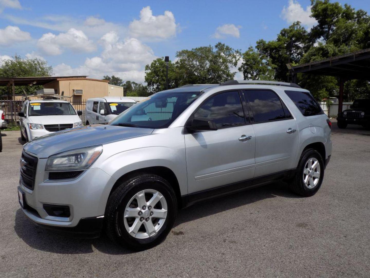 2014 SILVER GMC ACADIA SLE (1GKKRNED8EJ) with an 3.6L engine, Automatic transmission, located at 830 E. Canino Rd., Houston, TX, 77037, (281) 405-0440, 38.358219, -81.729942 - Photo#1