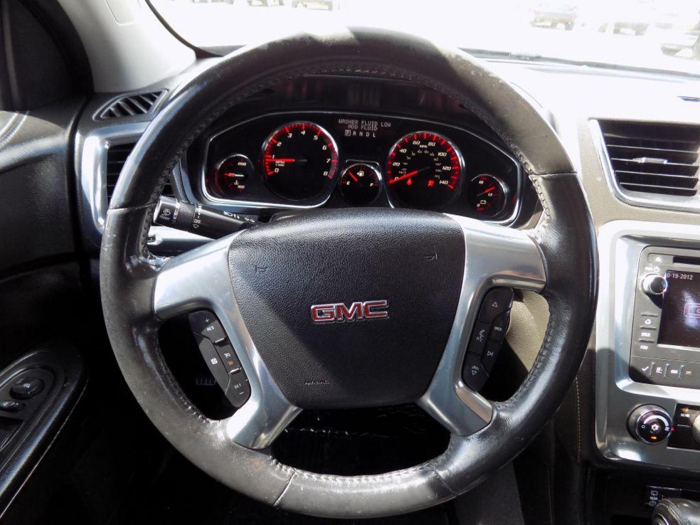 2014 SILVER GMC ACADIA SLE (1GKKRNED8EJ) with an 3.6L engine, Automatic transmission, located at 830 E. Canino Rd., Houston, TX, 77037, (281) 405-0440, 38.358219, -81.729942 - Photo#17
