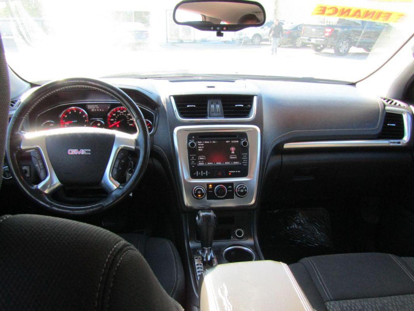 2014 SILVER GMC ACADIA SLE (1GKKRNED8EJ) with an 3.6L engine, Automatic transmission, located at 830 E. Canino Rd., Houston, TX, 77037, (281) 405-0440, 38.358219, -81.729942 - Photo#16