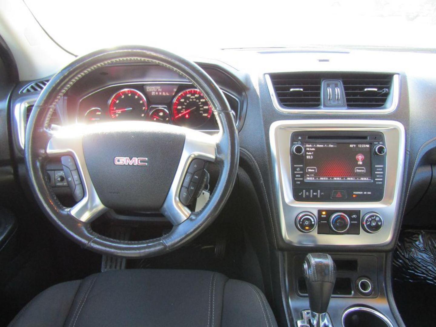 2014 SILVER GMC ACADIA SLE (1GKKRNED8EJ) with an 3.6L engine, Automatic transmission, located at 830 E. Canino Rd., Houston, TX, 77037, (281) 405-0440, 38.358219, -81.729942 - Photo#17