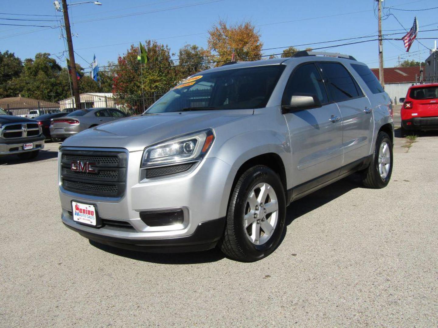 2014 SILVER GMC ACADIA SLE (1GKKRNED8EJ) with an 3.6L engine, Automatic transmission, located at 830 E. Canino Rd., Houston, TX, 77037, (281) 405-0440, 38.358219, -81.729942 - Photo#2