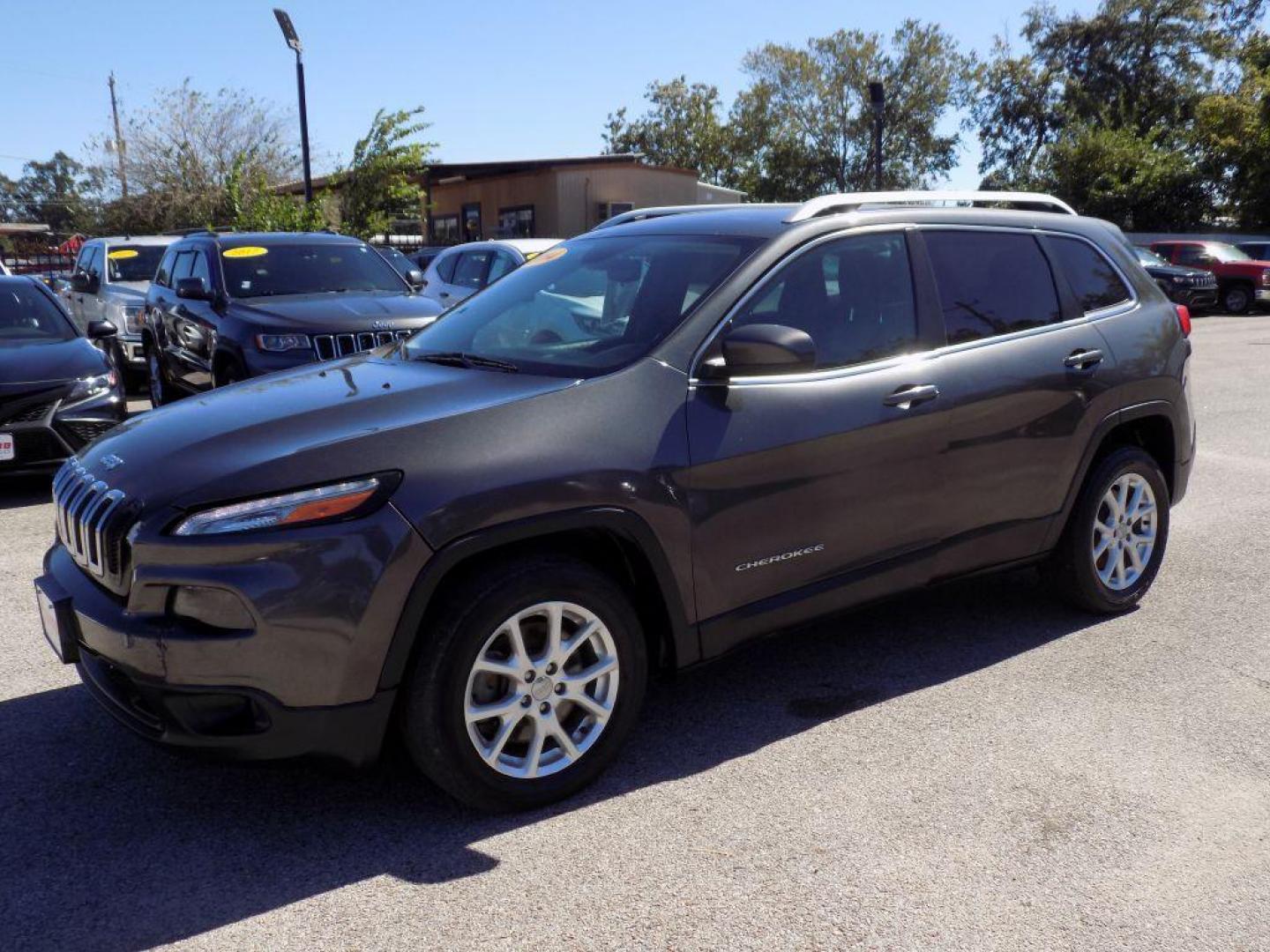 2014 GRAY JEEP CHEROKEE LATITUDE (1C4PJLCS3EW) with an 3.2L engine, Automatic transmission, located at 830 E. Canino Rd., Houston, TX, 77037, (281) 405-0440, 38.358219, -81.729942 - Photo#1