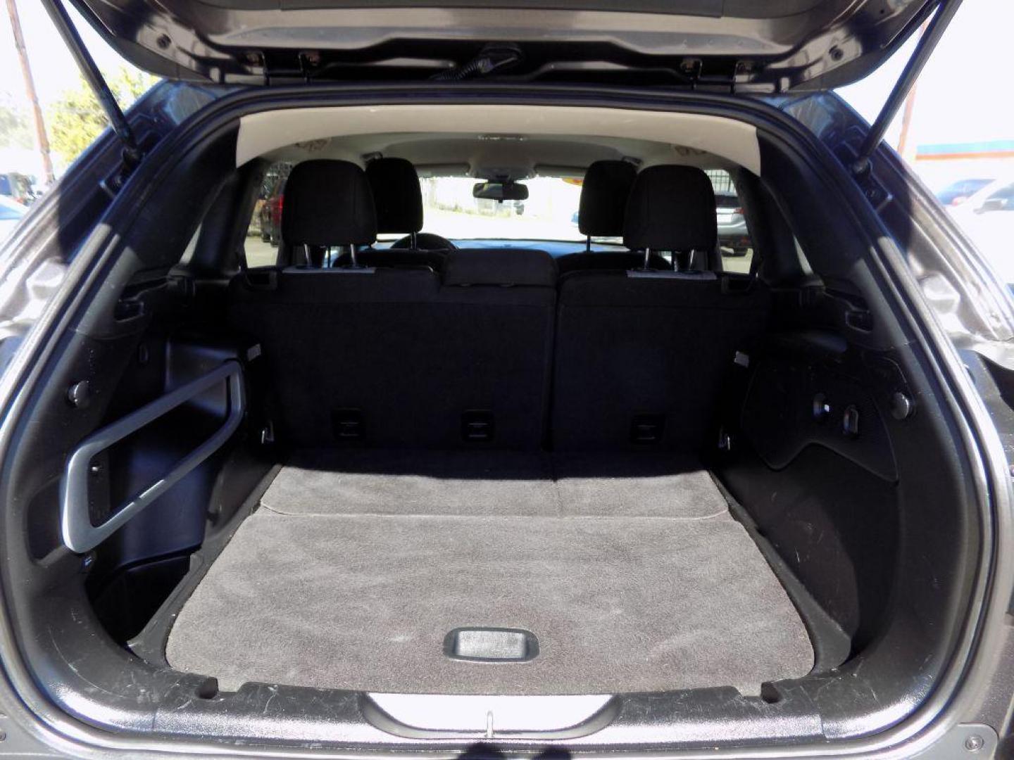 2014 GRAY JEEP CHEROKEE LATITUDE (1C4PJLCS3EW) with an 3.2L engine, Automatic transmission, located at 830 E. Canino Rd., Houston, TX, 77037, (281) 405-0440, 38.358219, -81.729942 - Photo#17