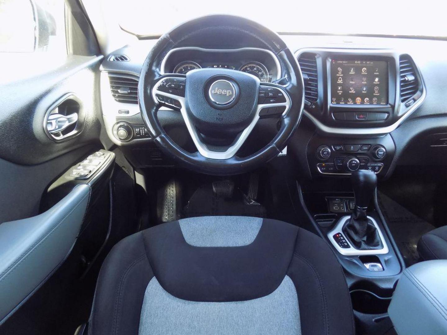 2014 GRAY JEEP CHEROKEE LATITUDE (1C4PJLCS3EW) with an 3.2L engine, Automatic transmission, located at 830 E. Canino Rd., Houston, TX, 77037, (281) 405-0440, 38.358219, -81.729942 - Photo#20