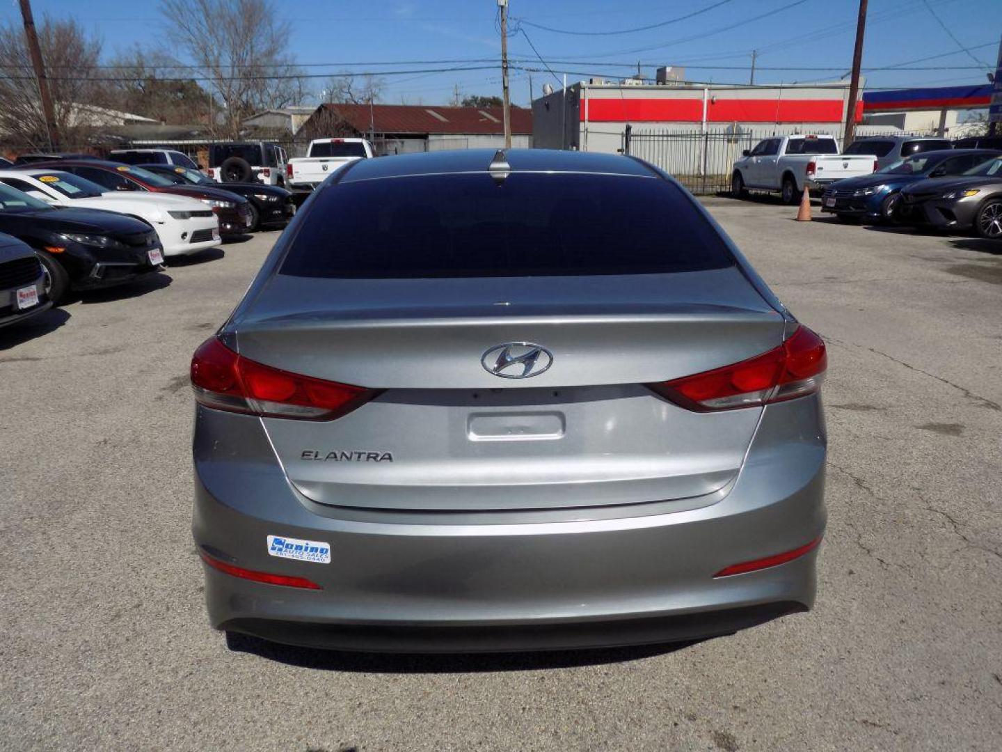 2017 SILVER HYUNDAI ELANTRA SE (5NPD84LF3HH) with an 2.0L engine, Automatic transmission, located at 830 E. Canino Rd., Houston, TX, 77037, (281) 405-0440, 38.358219, -81.729942 - VENGA A VISITARNOS A CANINO AUTO SALES. ENTRE CAMINANDO Y SALGA MANEJANDO. APROVACION GARANTIZADA CON REQUISITOS MINIMOS! PREGUNTEN POR JESSICA, MAY, O CARRIE PARA SU APROBACION SEGURA. ??830 E CANINO RD HOUSTON TX 77037 ??(281) 405-0440 come visit us today!! walk in/ drive out in minutes! - Photo#2