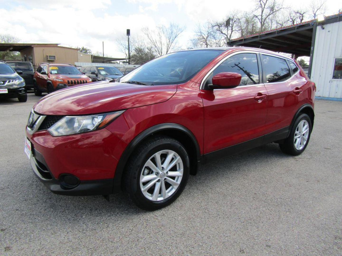 2018 RED NISSAN ROGUE SPORT S (JN1BJ1CP6JW) with an 2.0L engine, Continuously Variable transmission, located at 830 E. Canino Rd., Houston, TX, 77037, (281) 405-0440, 38.358219, -81.729942 - Photo#5