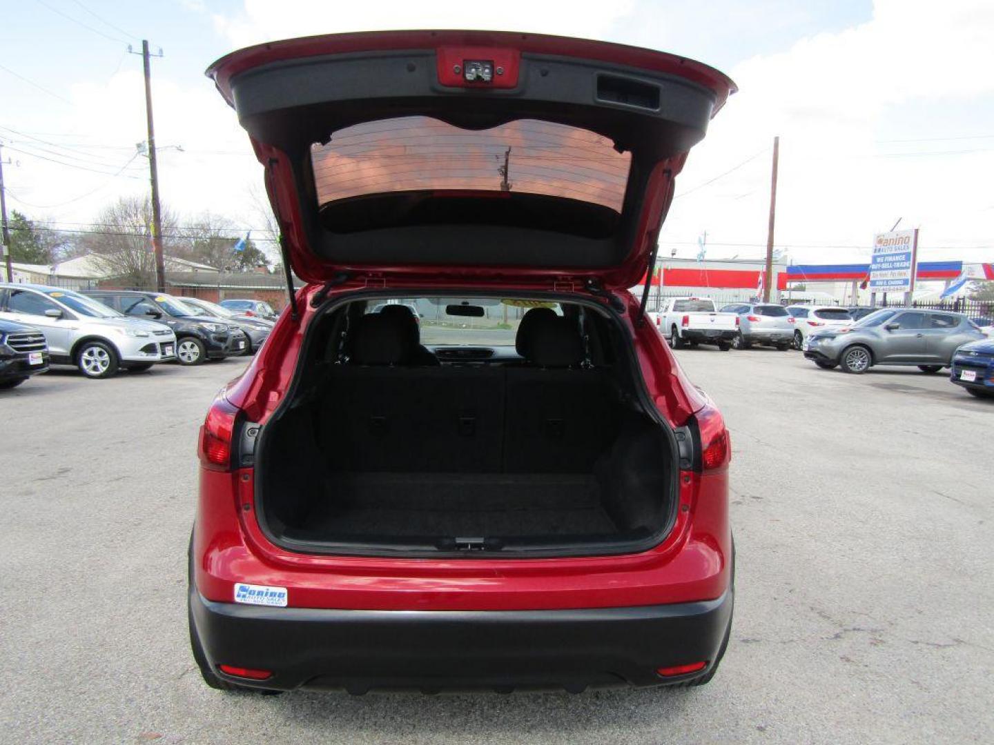 2018 RED NISSAN ROGUE SPORT S (JN1BJ1CP6JW) with an 2.0L engine, Continuously Variable transmission, located at 830 E. Canino Rd., Houston, TX, 77037, (281) 405-0440, 38.358219, -81.729942 - Photo#8