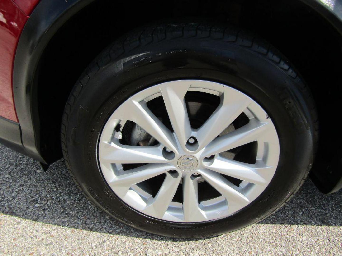 2018 RED NISSAN ROGUE SPORT S (JN1BJ1CP6JW) with an 2.0L engine, Continuously Variable transmission, located at 830 E. Canino Rd., Houston, TX, 77037, (281) 405-0440, 38.358219, -81.729942 - Photo#16