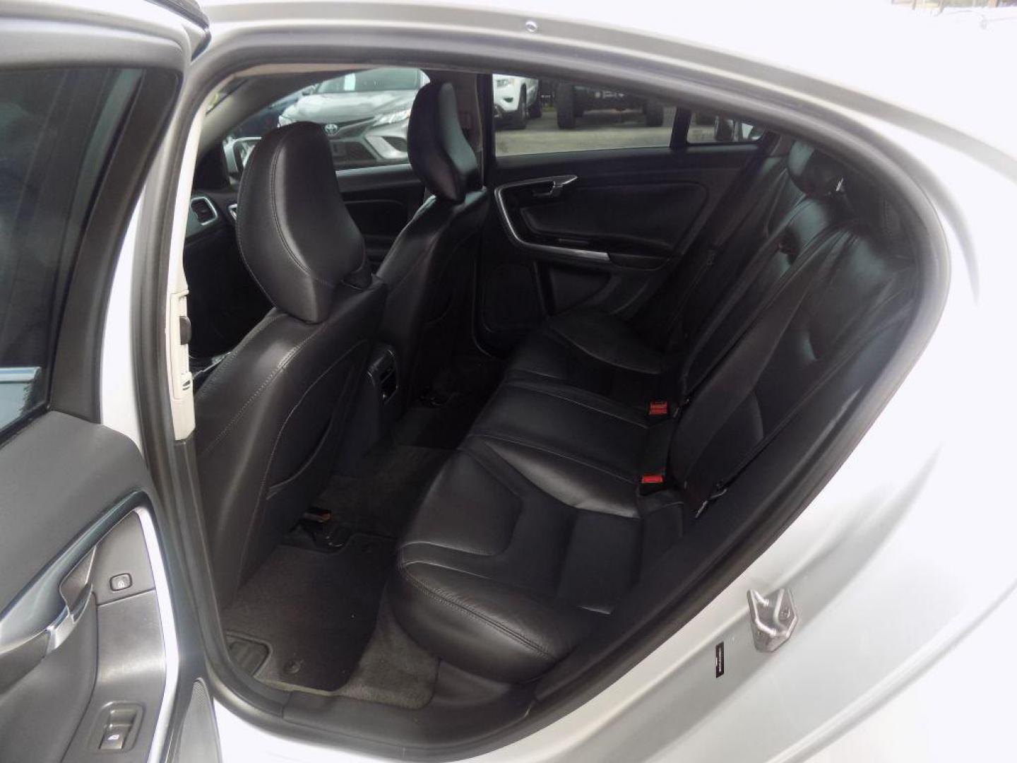 2015 SILVER VOLVO S60 PREMIER (YV126MFK3F1) with an 2.0L engine, Automatic transmission, located at 830 E. Canino Rd., Houston, TX, 77037, (281) 405-0440, 38.358219, -81.729942 - Photo#13