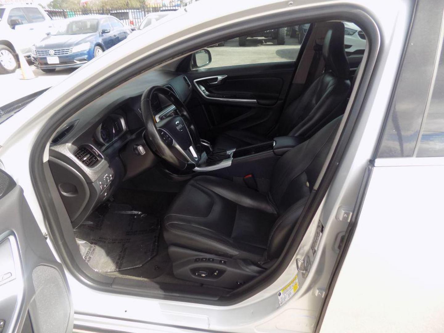 2015 SILVER VOLVO S60 PREMIER (YV126MFK3F1) with an 2.0L engine, Automatic transmission, located at 830 E. Canino Rd., Houston, TX, 77037, (281) 405-0440, 38.358219, -81.729942 - Photo#16