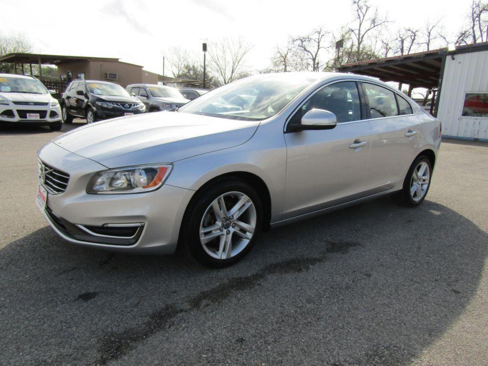 2015 SILVER VOLVO S60 PREMIER (YV126MFK3F1) with an 2.0L engine, Automatic transmission, located at 830 E. Canino Rd., Houston, TX, 77037, (281) 405-0440, 38.358219, -81.729942 - Photo #5