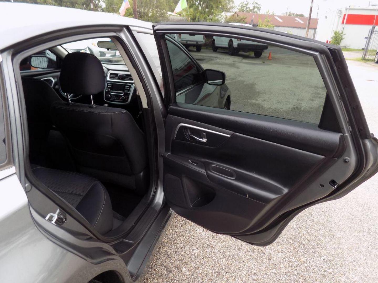 2017 GRAY NISSAN ALTIMA 2.5 (1N4AL3AP3HC) with an 2.5L engine, Continuously Variable transmission, located at 830 E. Canino Rd., Houston, TX, 77037, (281) 405-0440, 38.358219, -81.729942 - Photo#10