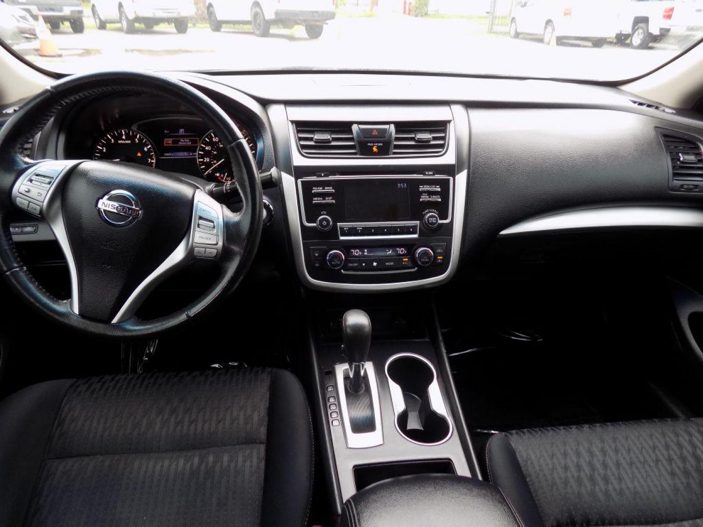 2017 GRAY NISSAN ALTIMA 2.5 (1N4AL3AP3HC) with an 2.5L engine, Continuously Variable transmission, located at 830 E. Canino Rd., Houston, TX, 77037, (281) 405-0440, 38.358219, -81.729942 - Photo#14