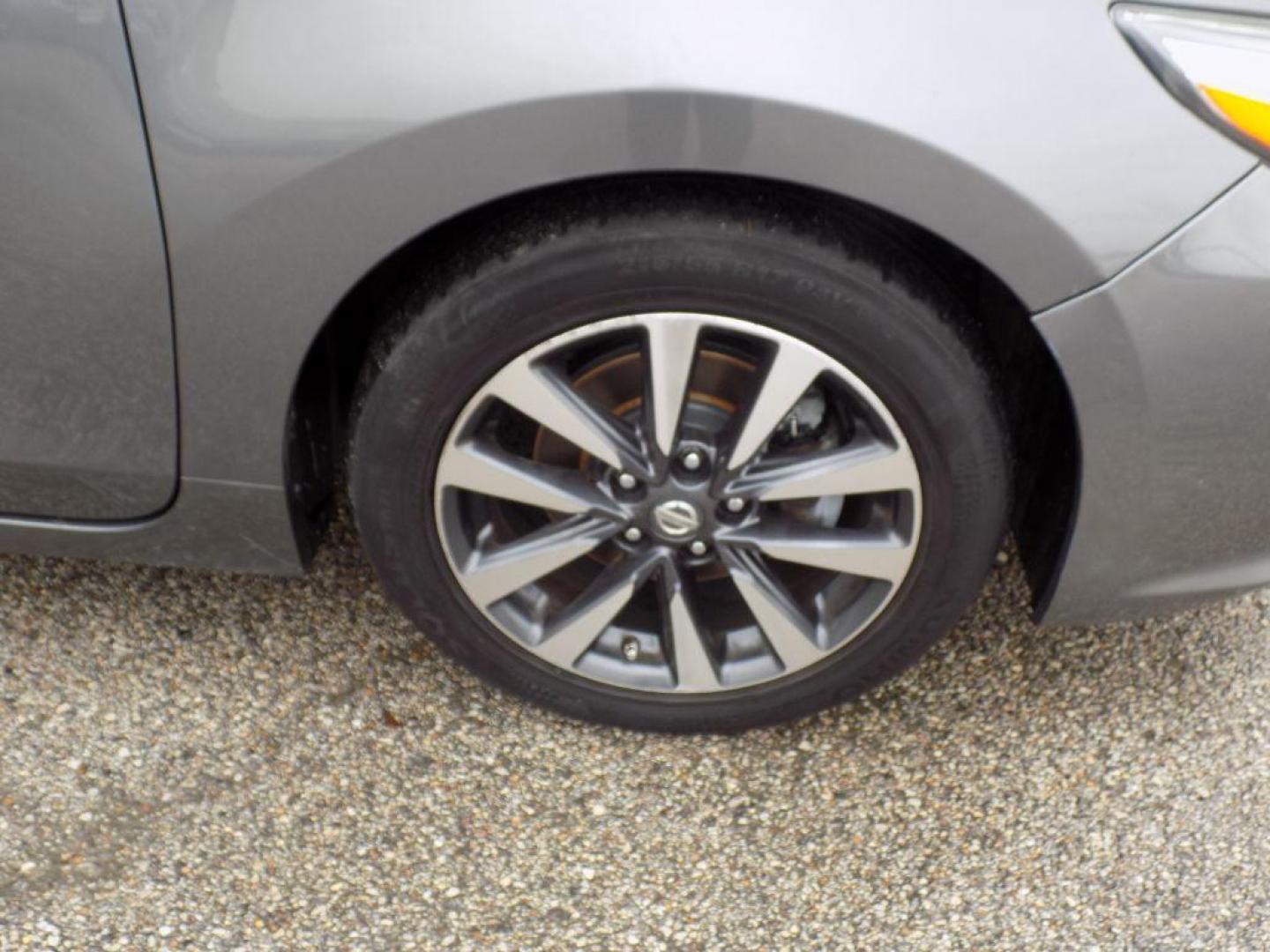 2017 GRAY NISSAN ALTIMA 2.5 (1N4AL3AP3HC) with an 2.5L engine, Continuously Variable transmission, located at 830 E. Canino Rd., Houston, TX, 77037, (281) 405-0440, 38.358219, -81.729942 - Photo#19