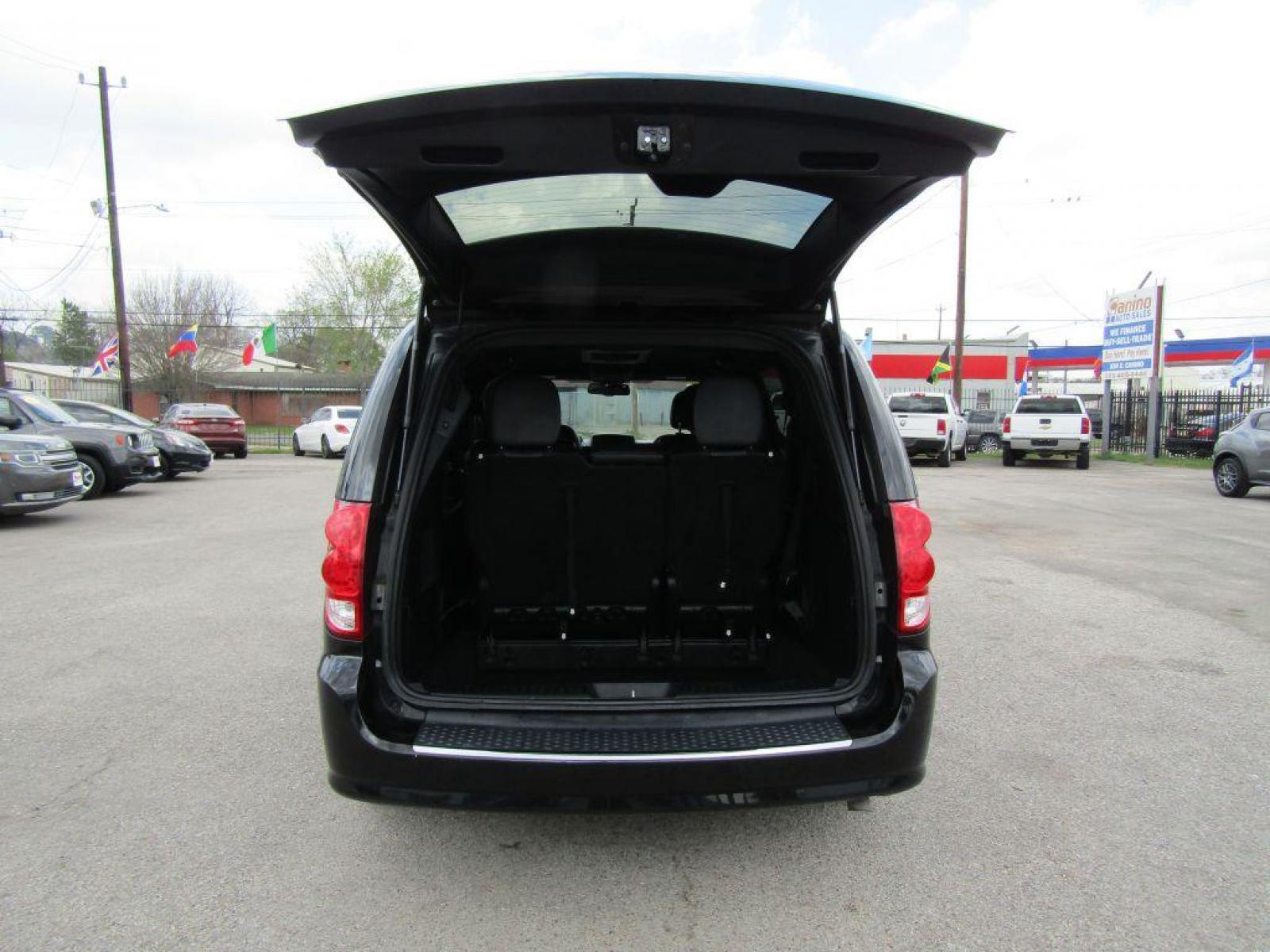 2018 BLACK DODGE GRAND CARAVAN GT (2C4RDGEGXJR) with an 3.6L engine, Automatic transmission, located at 830 E. Canino Rd., Houston, TX, 77037, (281) 405-0440, 38.358219, -81.729942 - Photo #9