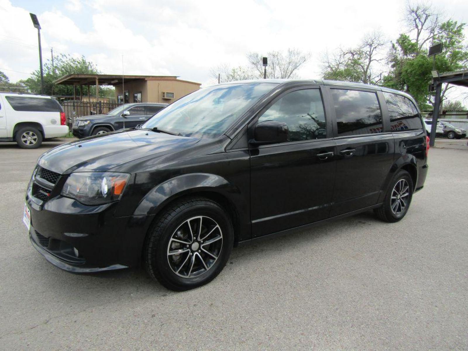 2018 BLACK DODGE GRAND CARAVAN GT (2C4RDGEGXJR) with an 3.6L engine, Automatic transmission, located at 830 E. Canino Rd., Houston, TX, 77037, (281) 405-0440, 38.358219, -81.729942 - Photo #5