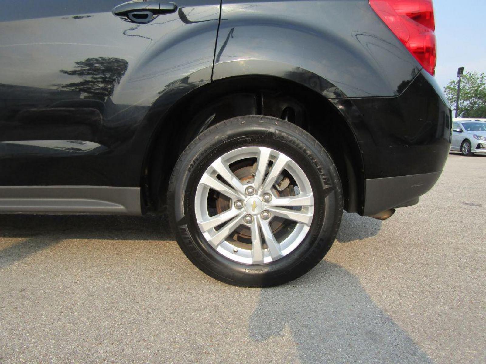2014 BLACK CHEVROLET EQUINOX LT (2GNALBEK6E1) with an 2.4L engine, Automatic transmission, located at 830 E. Canino Rd., Houston, TX, 77037, (281) 405-0440, 38.358219, -81.729942 - Photo #17