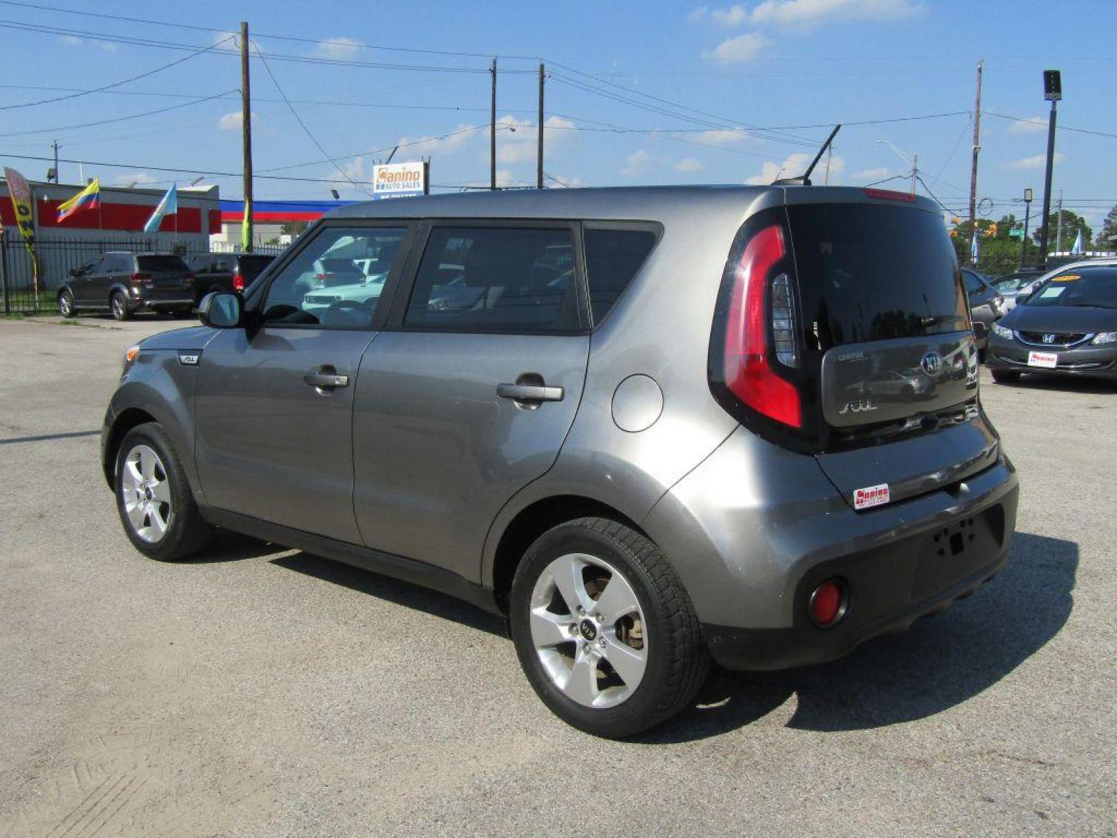 2019 GRAY KIA SOUL (KNDJN2A26K7) with an 1.6L engine, Automatic transmission, located at 830 E. Canino Rd., Houston, TX, 77037, (281) 405-0440, 38.358219, -81.729942 - Photo #2