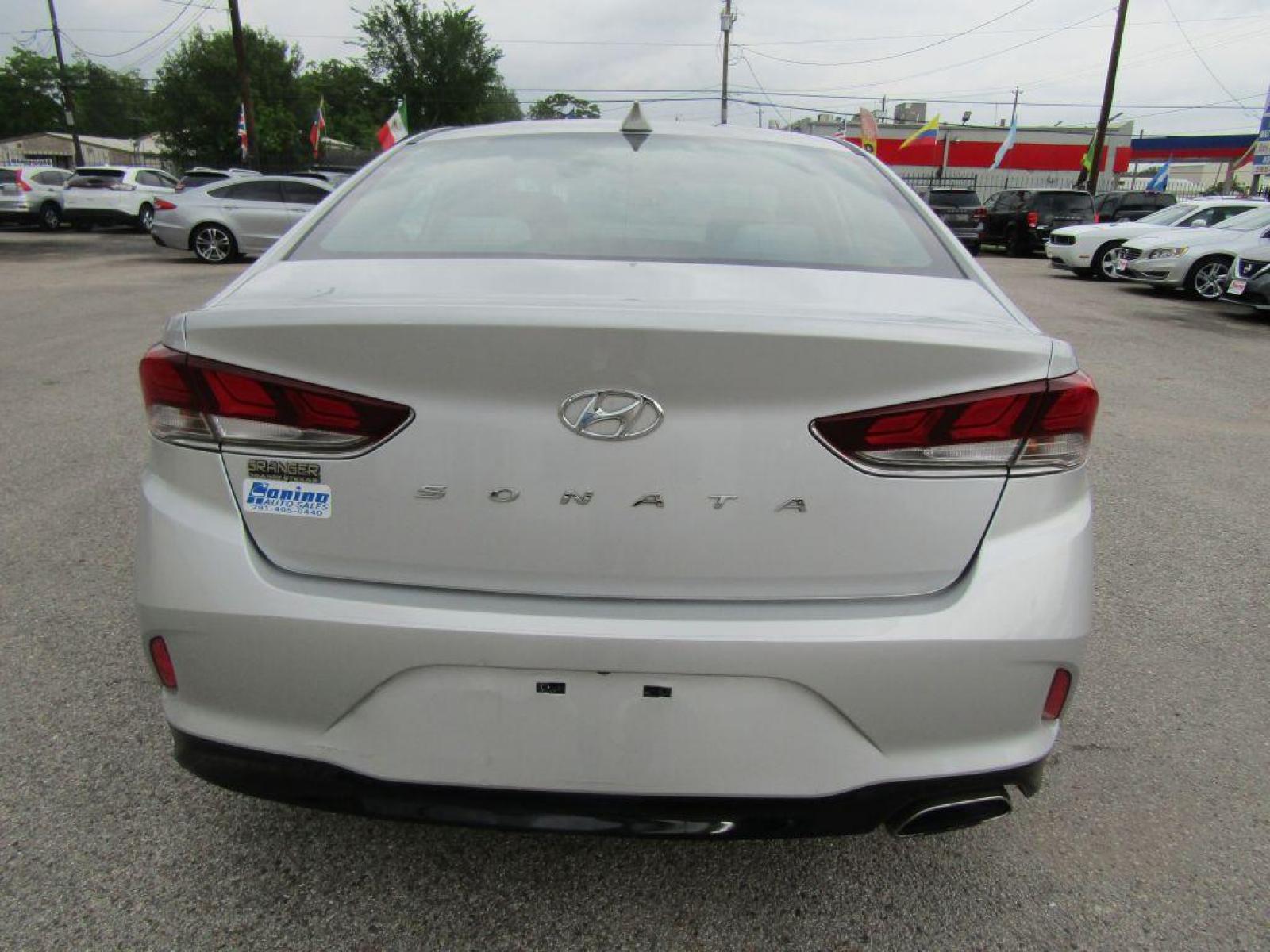 2018 SILVER HYUNDAI SONATA SPORT (5NPE34AF7JH) with an 2.4L engine, Automatic transmission, located at 830 E. Canino Rd., Houston, TX, 77037, (281) 405-0440, 38.358219, -81.729942 - Photo #3