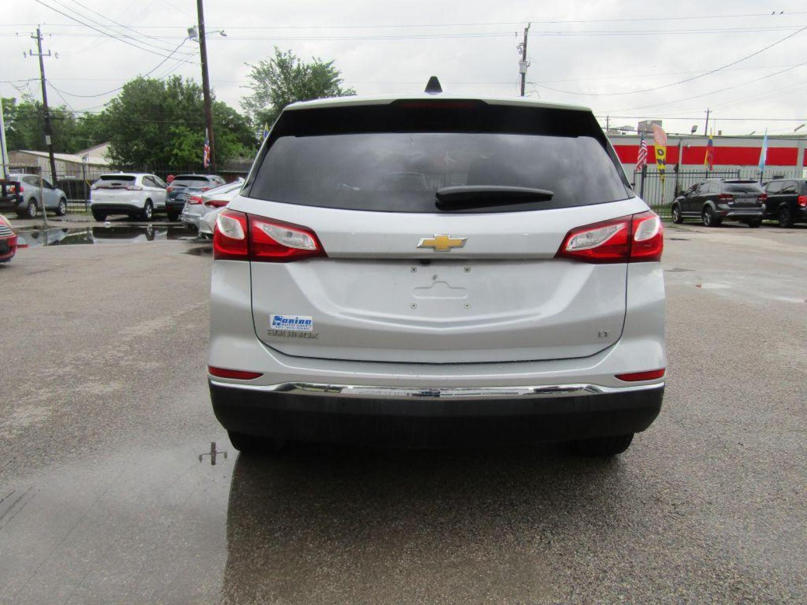 2018 SILVER CHEVROLET EQUINOX LT ** LT (3GNAXJEV4JL) with an 1.5L engine, Automatic transmission, located at 830 E. Canino Rd., Houston, TX, 77037, (281) 405-0440, 38.358219, -81.729942 - Photo #3
