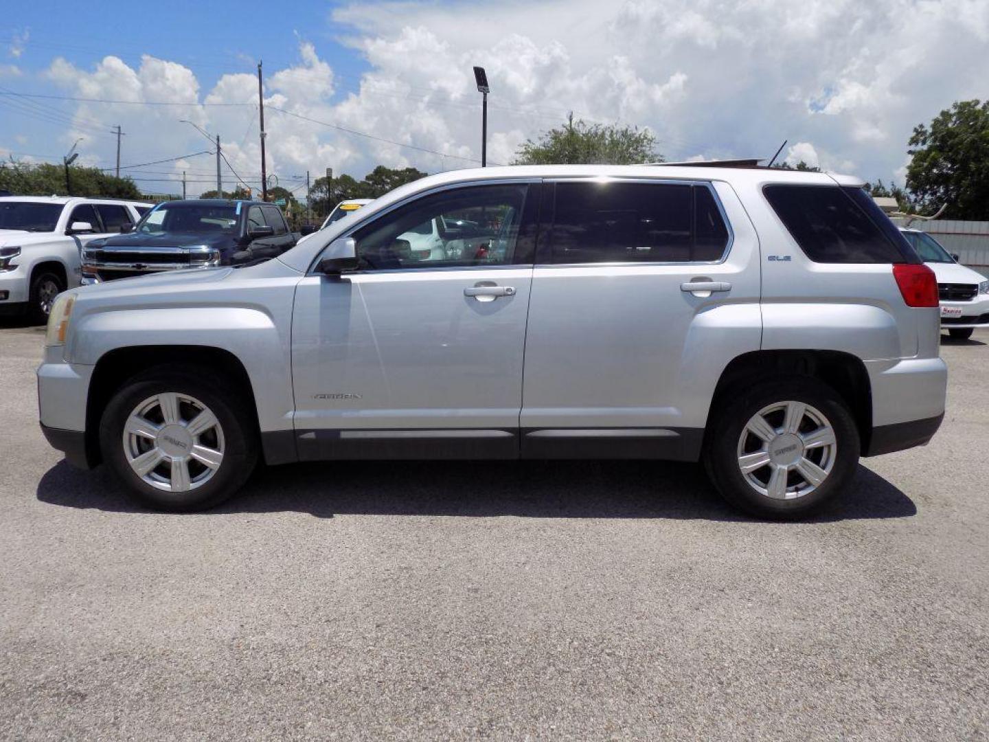2016 SILVER GMC TERRAIN** SLE (2GKALMEK3G6) with an 2.4L engine, Automatic transmission, located at 830 E. Canino Rd., Houston, TX, 77037, (281) 405-0440, 38.358219, -81.729942 - Photo#2