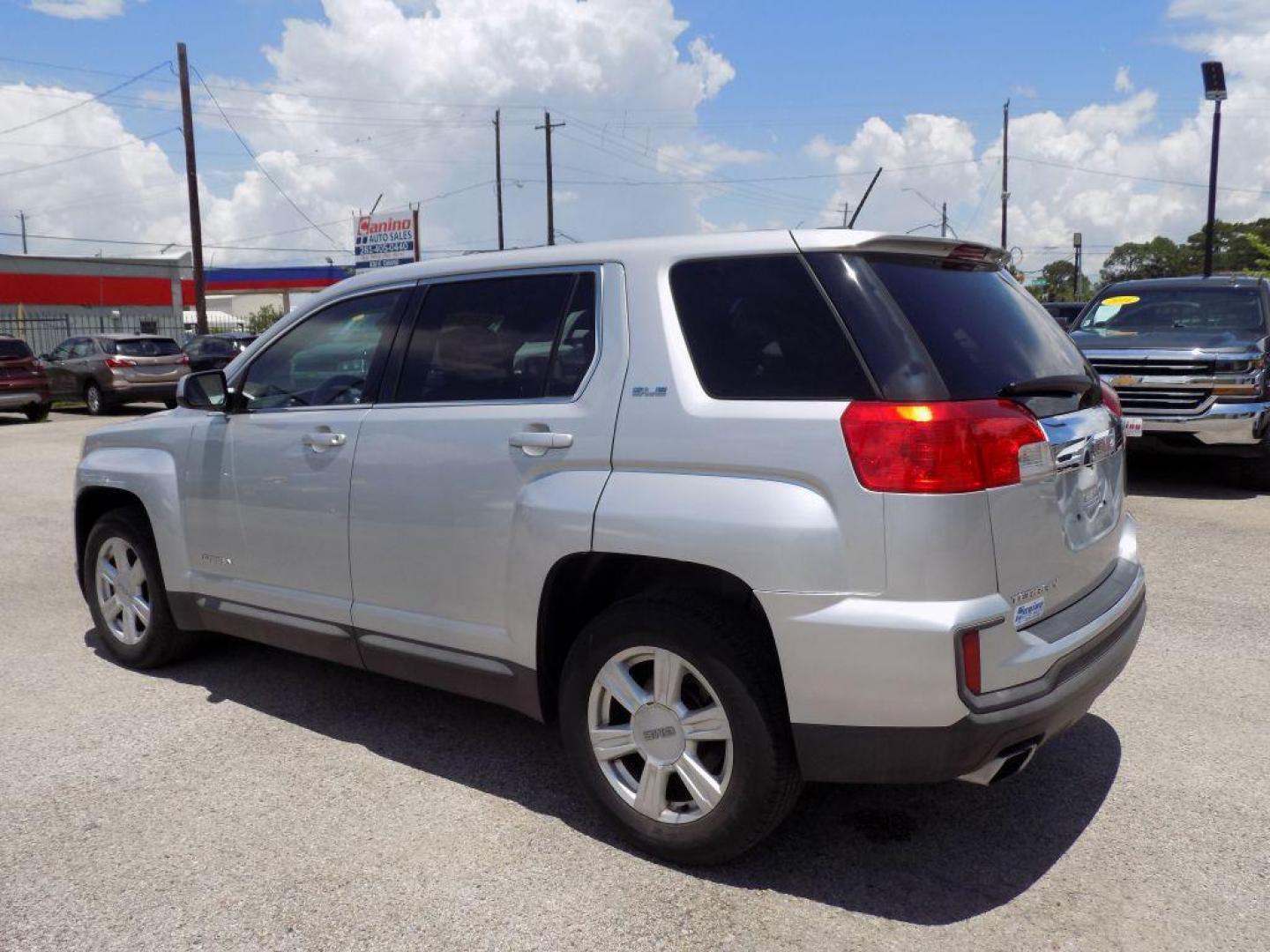 2016 SILVER GMC TERRAIN** SLE (2GKALMEK3G6) with an 2.4L engine, Automatic transmission, located at 830 E. Canino Rd., Houston, TX, 77037, (281) 405-0440, 38.358219, -81.729942 - Photo#3